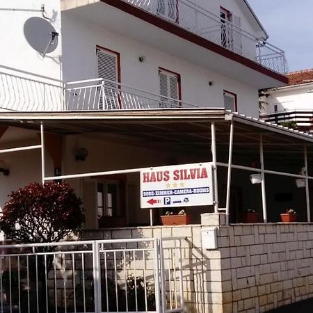Haus Silvia Hotel Jadranovo Exterior foto
